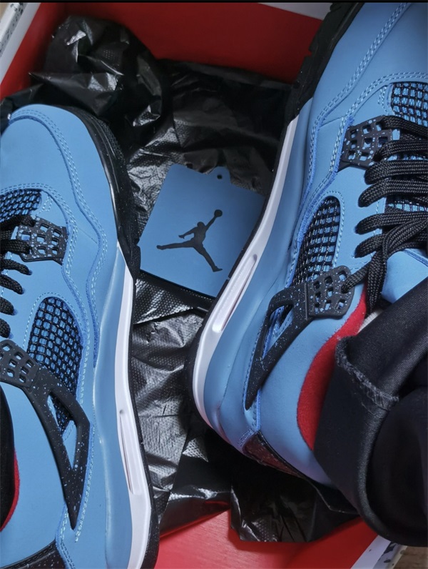 Travis Scott x Air Jordan 4 Retro 'Cactus Jack' photo review