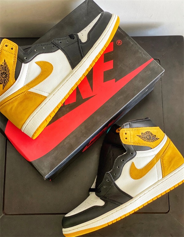 Air Jordan 1 Retro High OG 'Yellow Ochre' photo review