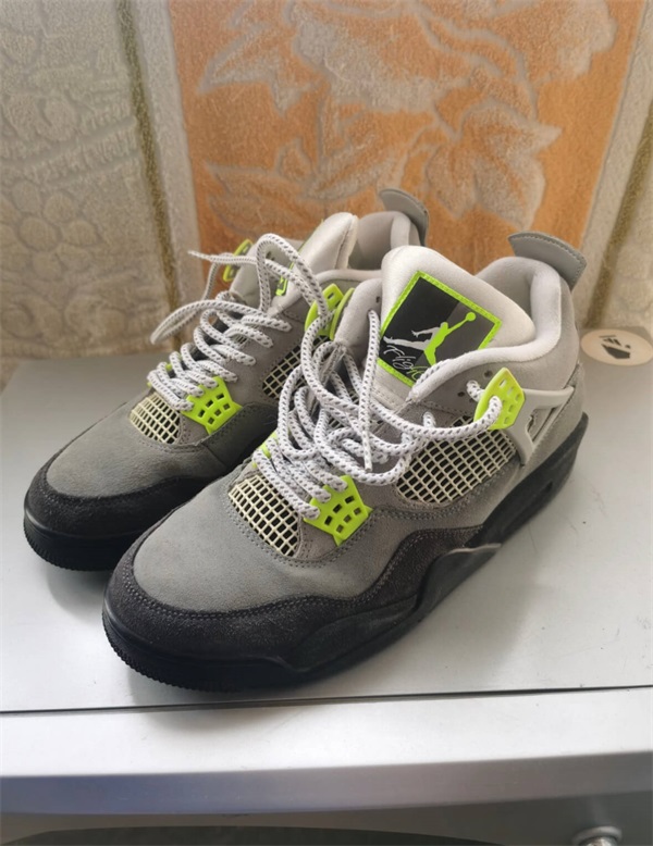 Air Jordan 4 Retro SE 'Neon 95' photo review