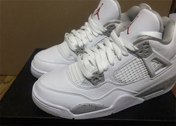 Air Jordan 4 Retro 'White Oreo' photo review