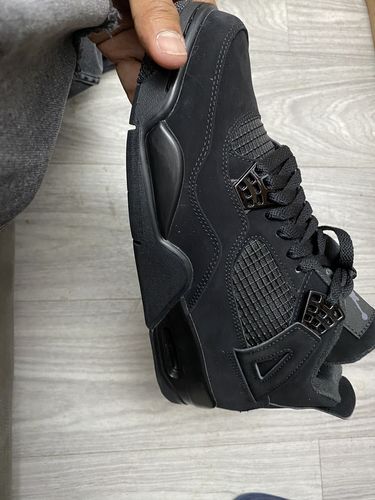 Air Jordan 4 Retro 'Black Cat' 2020 photo review