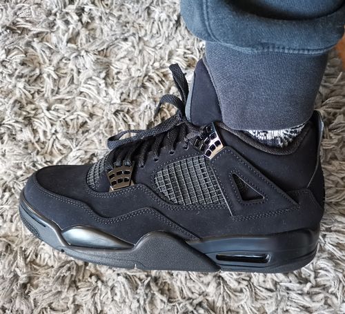 Air Jordan 4 Retro 'Black Cat' 2020 photo review