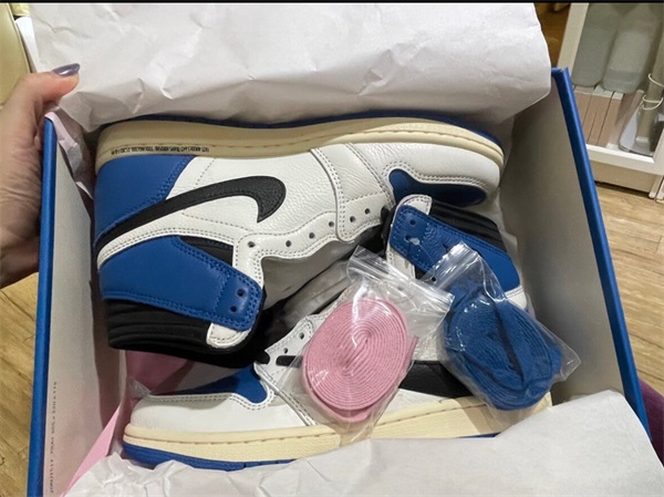 Travis Scott xFragment x Air Jordan 1 High OG SP “Military Blue” photo review